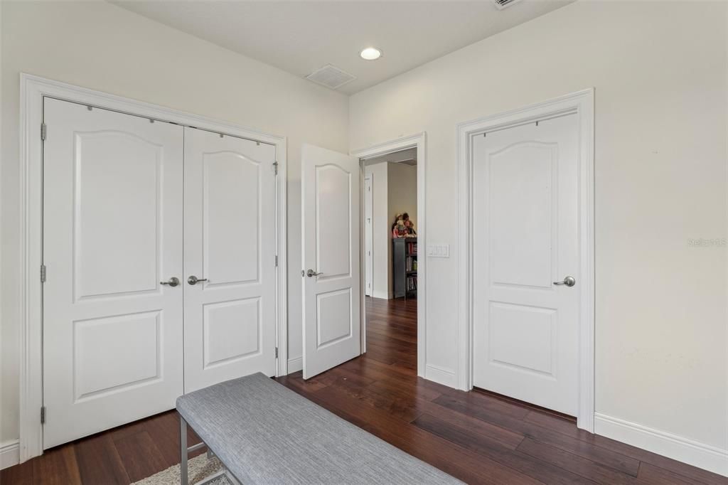 For Sale: $1,850,000 (5 beds, 5 baths, 5118 Square Feet)
