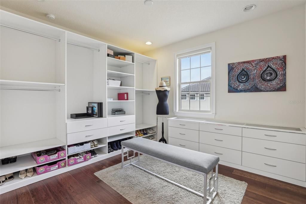 For Sale: $1,850,000 (5 beds, 5 baths, 5118 Square Feet)