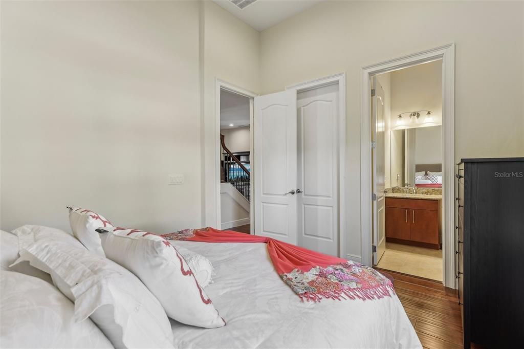 For Sale: $1,850,000 (5 beds, 5 baths, 5118 Square Feet)