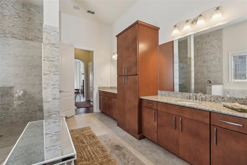 For Sale: $1,850,000 (5 beds, 5 baths, 5118 Square Feet)