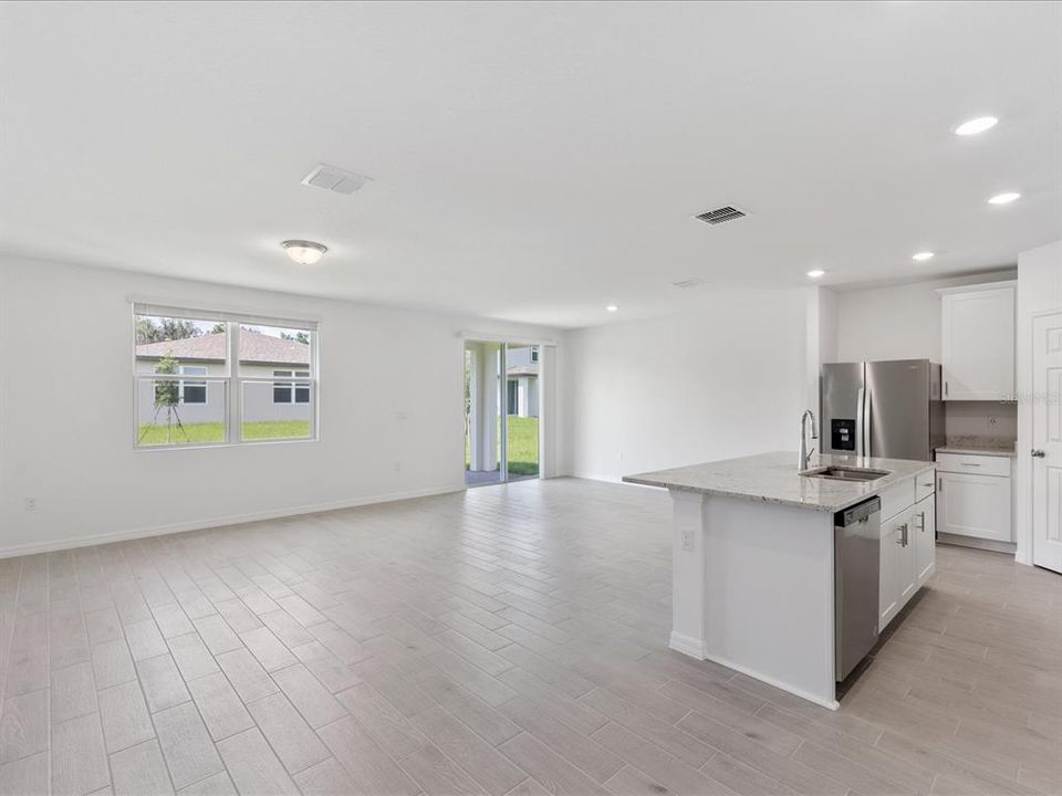 For Sale: $500,000 (4 beds, 3 baths, 2486 Square Feet)