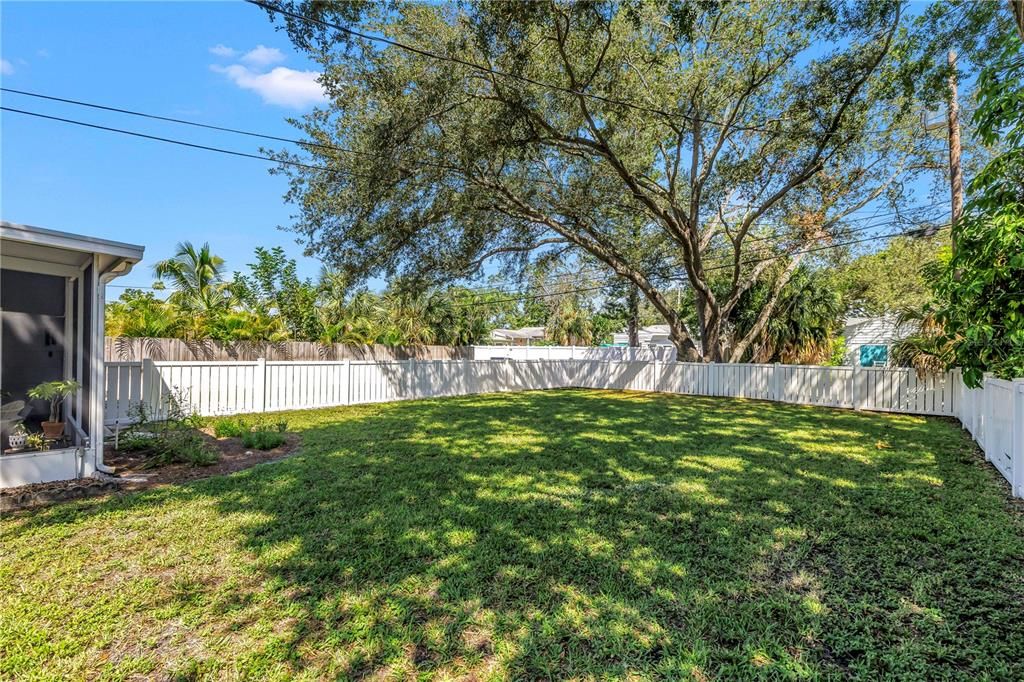For Sale: $399,000 (2 beds, 1 baths, 908 Square Feet)