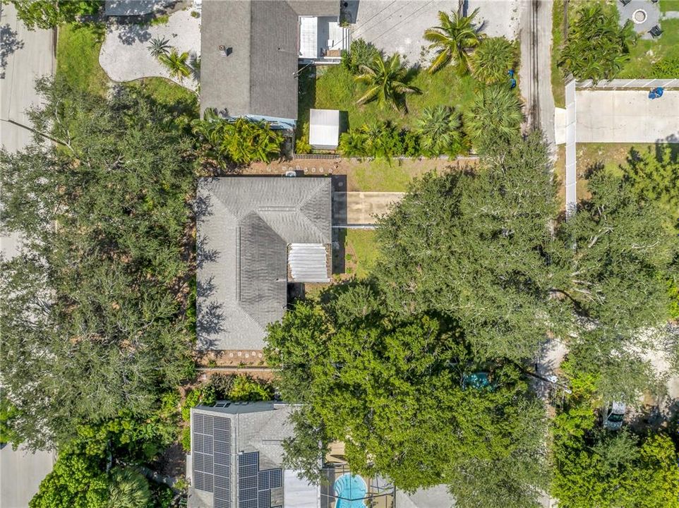 For Sale: $399,000 (2 beds, 1 baths, 908 Square Feet)