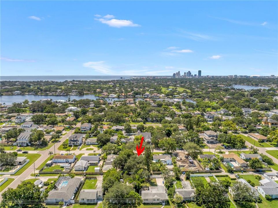 For Sale: $399,000 (2 beds, 1 baths, 908 Square Feet)