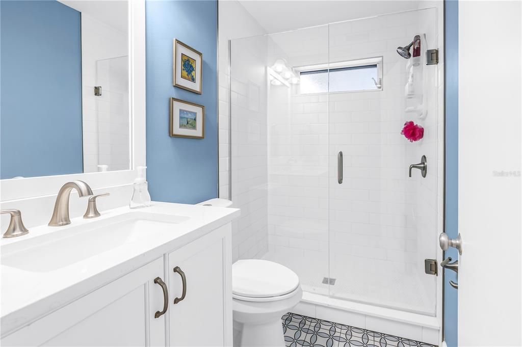 For Sale: $399,000 (2 beds, 1 baths, 908 Square Feet)