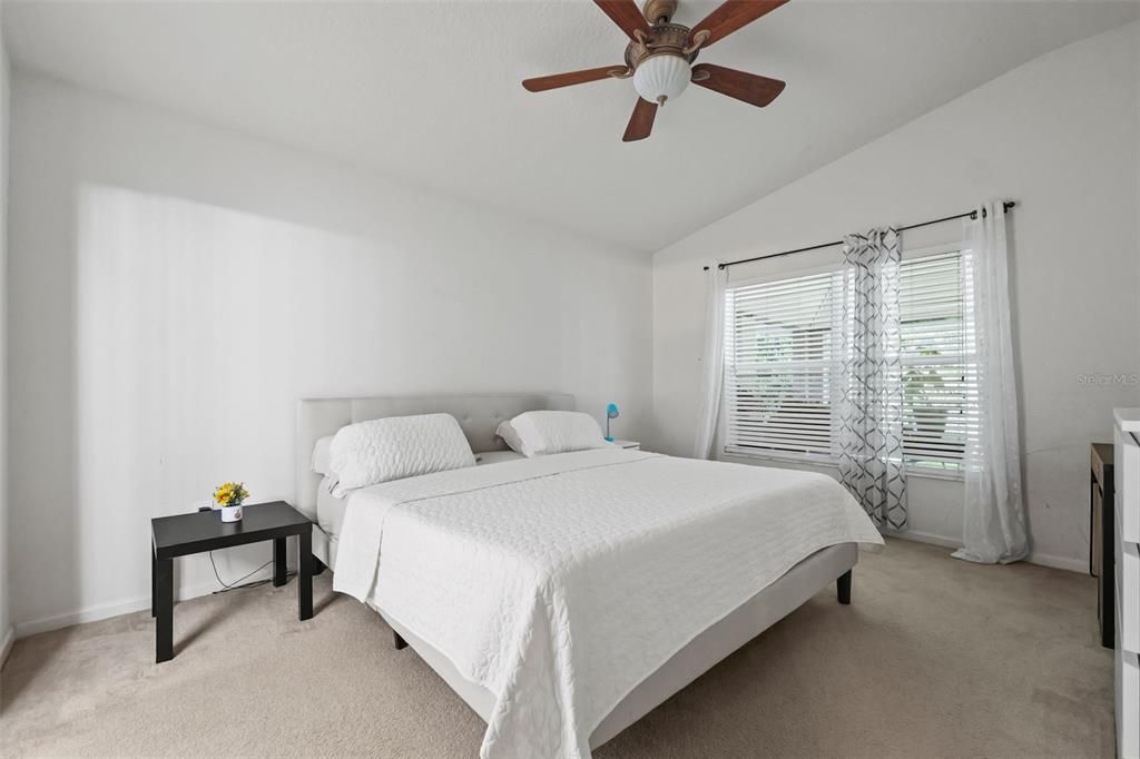 En Venta: $385,000 (4 camas, 2 baños, 1665 Pies cuadrados)