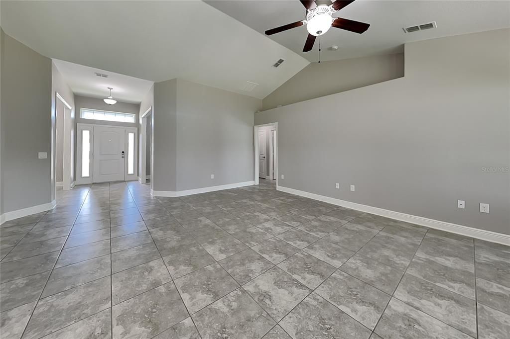 For Rent: $2,399 (4 beds, 2 baths, 2145 Square Feet)