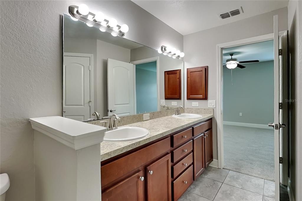 For Rent: $2,399 (4 beds, 2 baths, 2145 Square Feet)