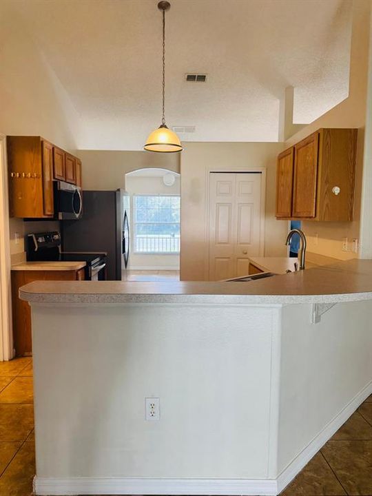 For Rent: $1,800 (3 beds, 2 baths, 1632 Square Feet)