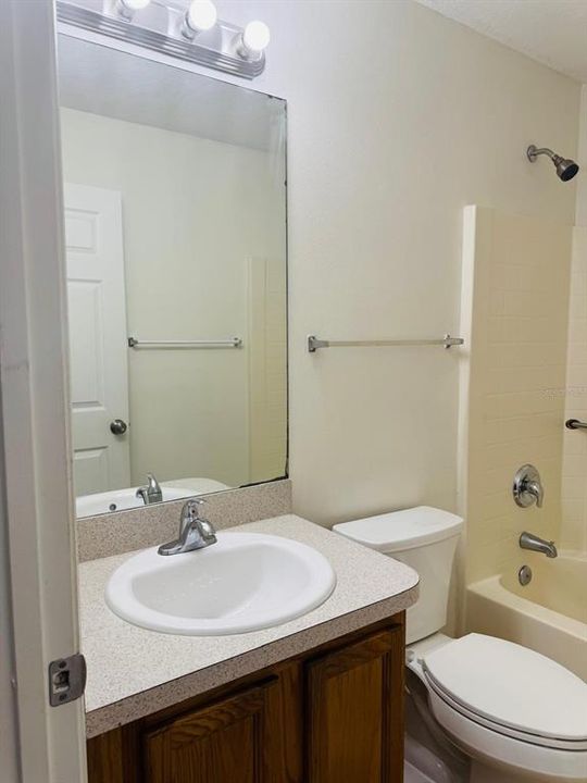 For Rent: $1,800 (3 beds, 2 baths, 1632 Square Feet)