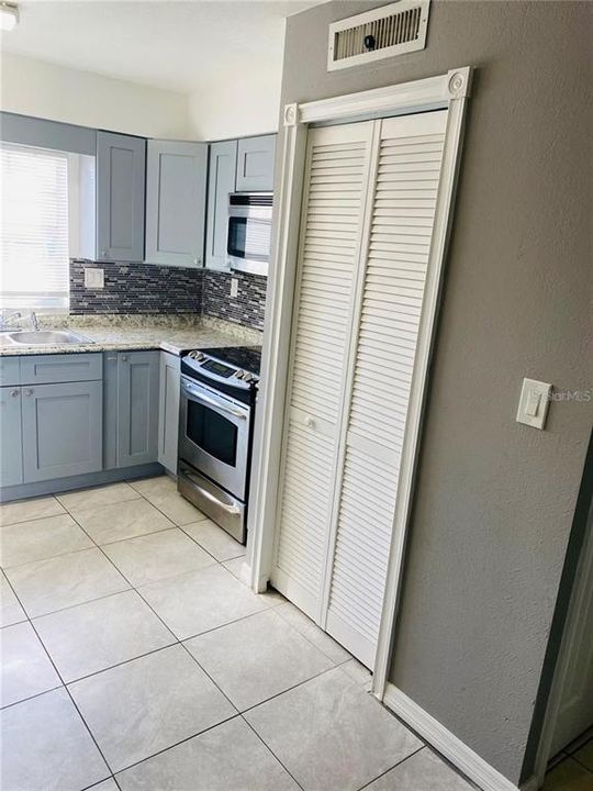 For Rent: $1,600 (2 beds, 2 baths, 1063 Square Feet)