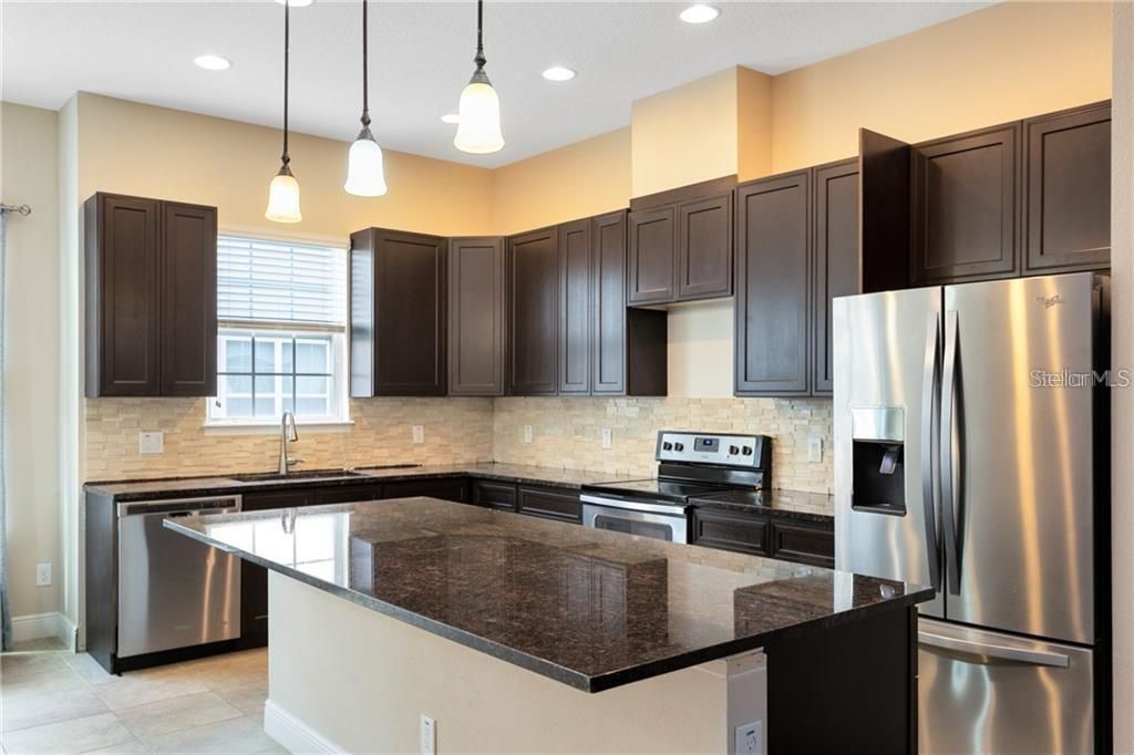 For Rent: $2,945 (4 beds, 3 baths, 2014 Square Feet)
