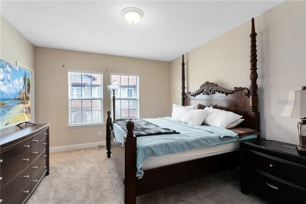 For Rent: $2,945 (4 beds, 3 baths, 2014 Square Feet)