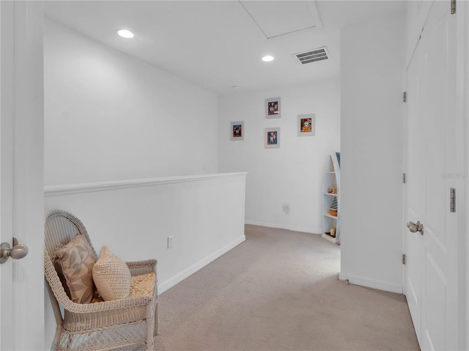 For Sale: $299,900 (3 beds, 2 baths, 1550 Square Feet)