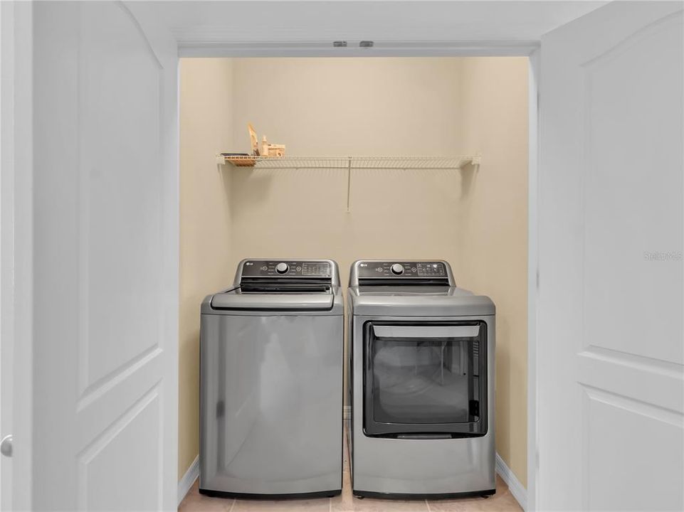 For Sale: $299,900 (3 beds, 2 baths, 1550 Square Feet)