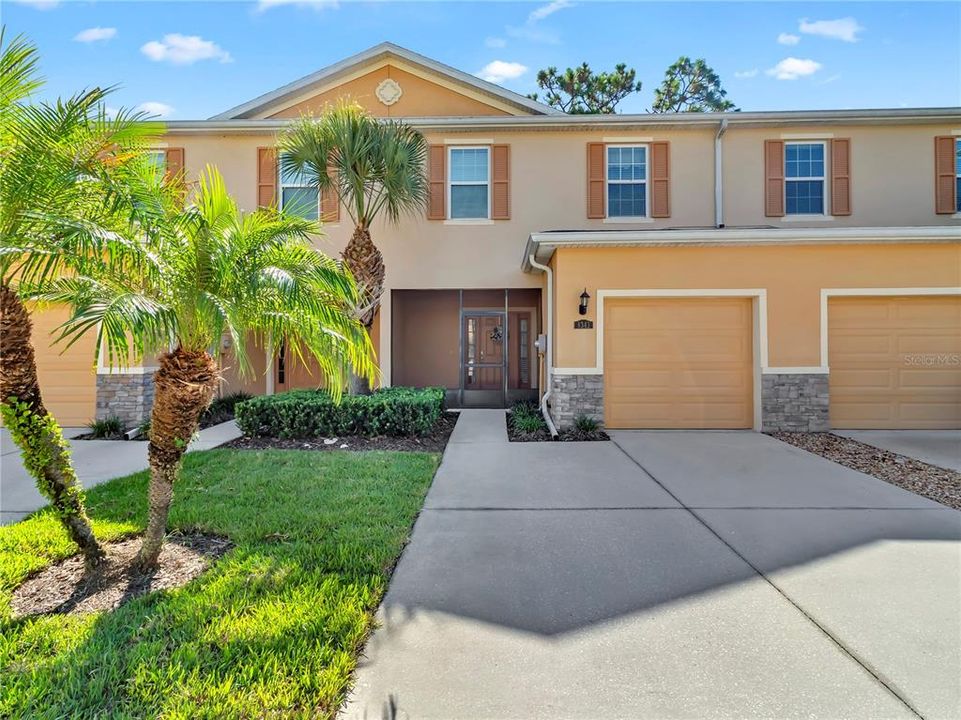 For Sale: $299,900 (3 beds, 2 baths, 1550 Square Feet)