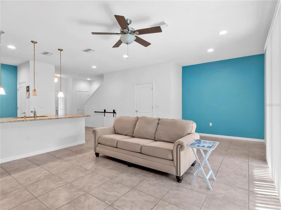 For Sale: $299,900 (3 beds, 2 baths, 1550 Square Feet)