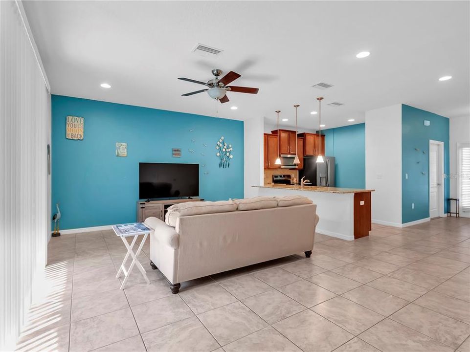 For Sale: $299,900 (3 beds, 2 baths, 1550 Square Feet)