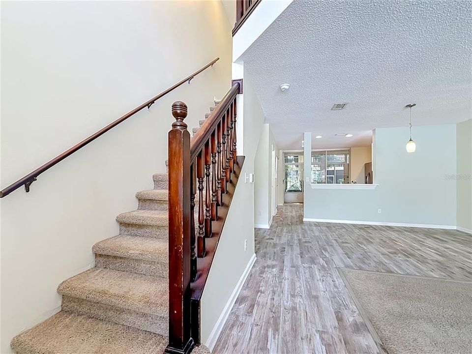 На продажу: $245,900 (2 спален, 1 ванн, 1190 Квадратных фут)