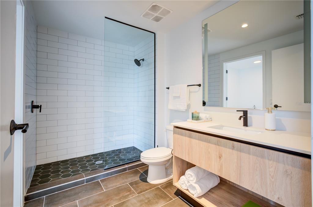 For Rent: $3,500 (2 beds, 2 baths, 769 Square Feet)