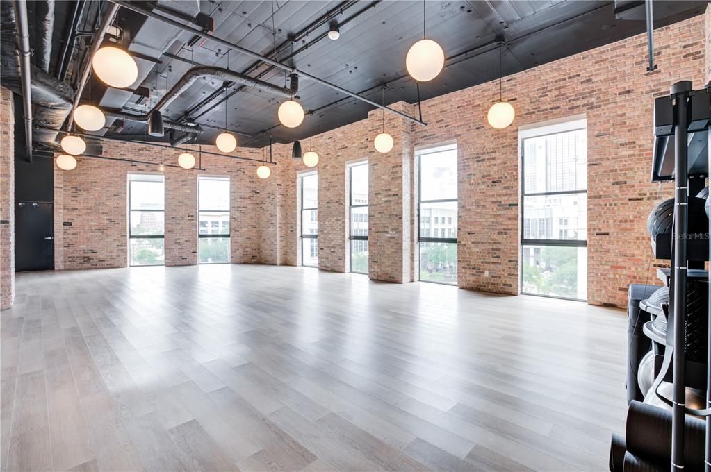 For Rent: $3,500 (2 beds, 2 baths, 769 Square Feet)
