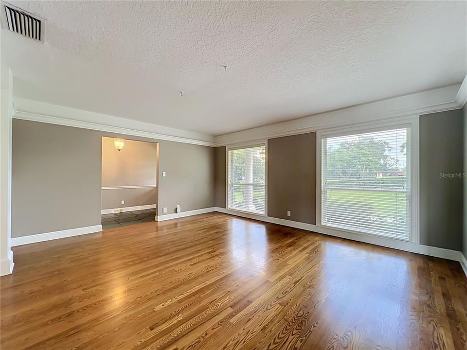 En Venta: $875,000 (4 camas, 3 baños, 3672 Pies cuadrados)