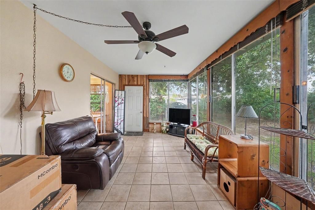 For Sale: $320,000 (2 beds, 2 baths, 1260 Square Feet)