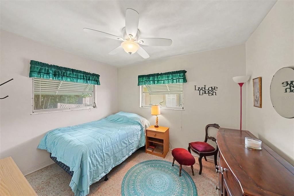 For Sale: $320,000 (2 beds, 2 baths, 1260 Square Feet)
