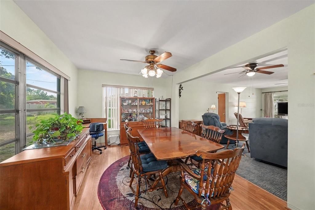 For Sale: $320,000 (2 beds, 2 baths, 1260 Square Feet)