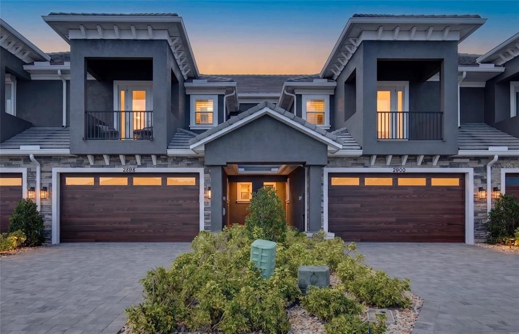 En Venta: $575,000 (3 camas, 2 baños, 2131 Pies cuadrados)