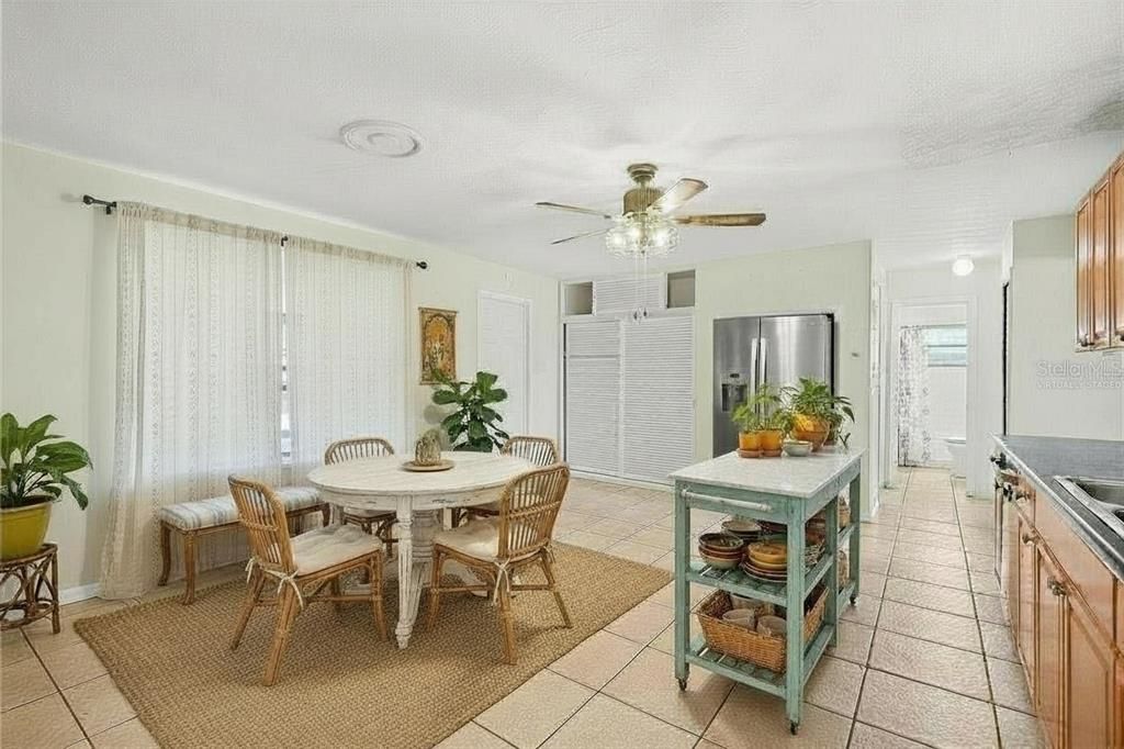For Sale: $265,000 (4 beds, 2 baths, 1312 Square Feet)