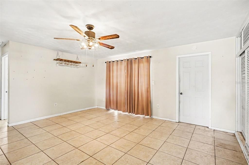 For Sale: $265,000 (4 beds, 2 baths, 1312 Square Feet)