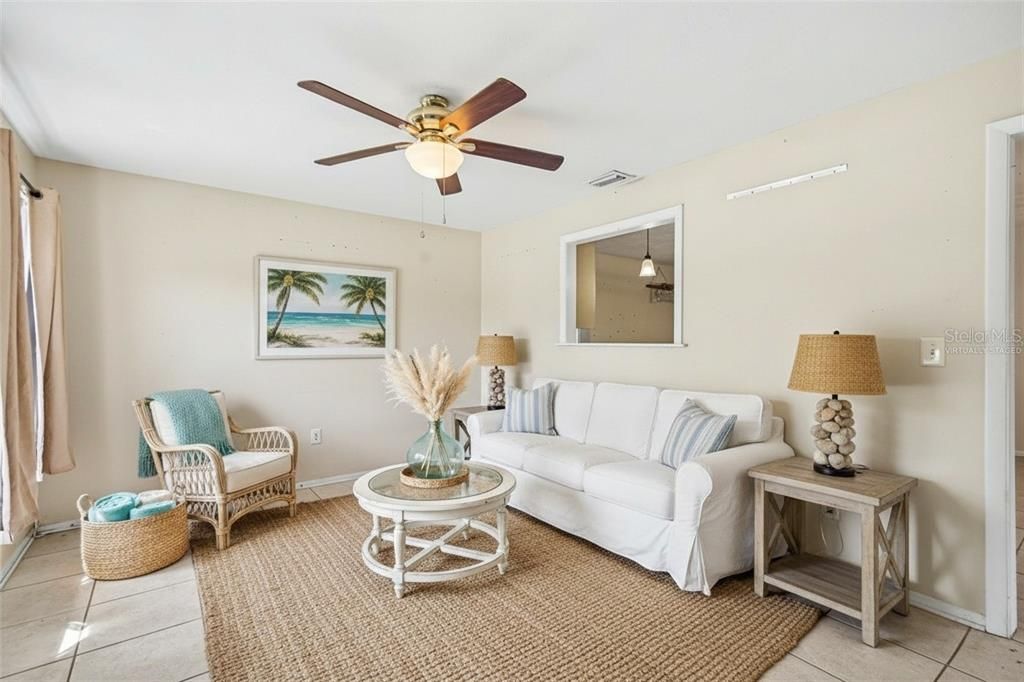 For Sale: $265,000 (4 beds, 2 baths, 1312 Square Feet)