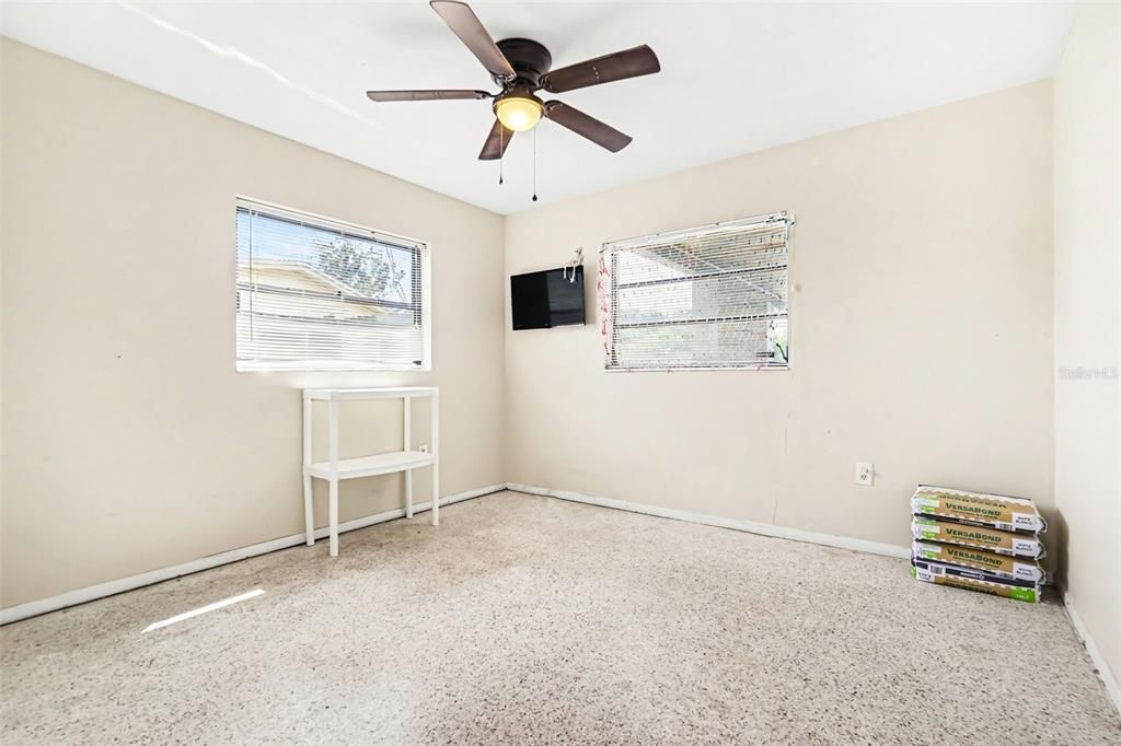For Sale: $265,000 (4 beds, 2 baths, 1312 Square Feet)