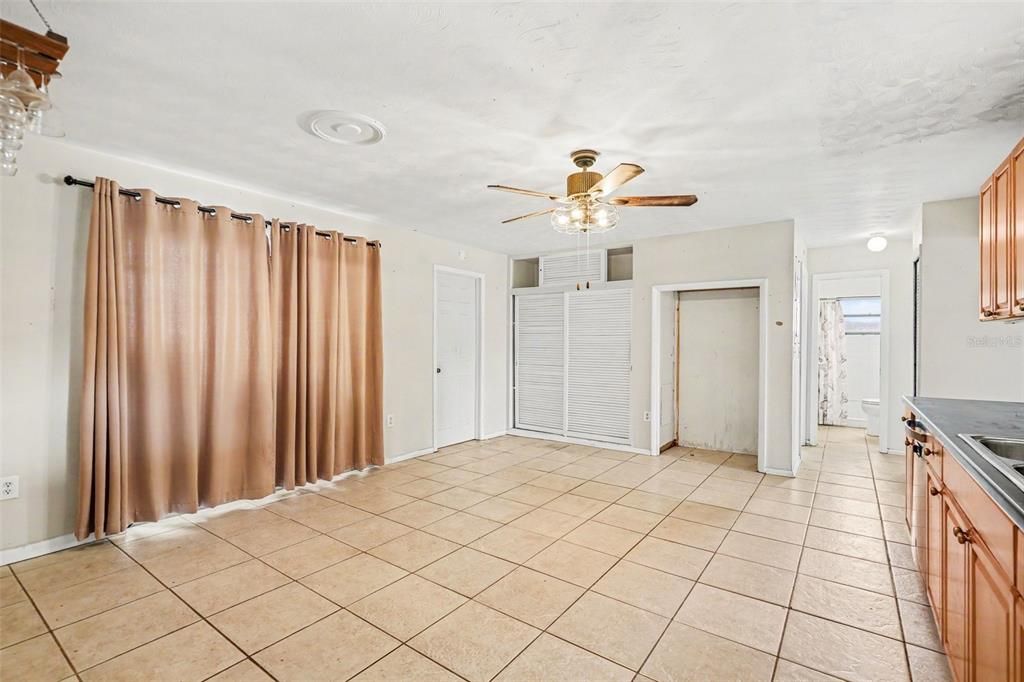 For Sale: $265,000 (4 beds, 2 baths, 1312 Square Feet)