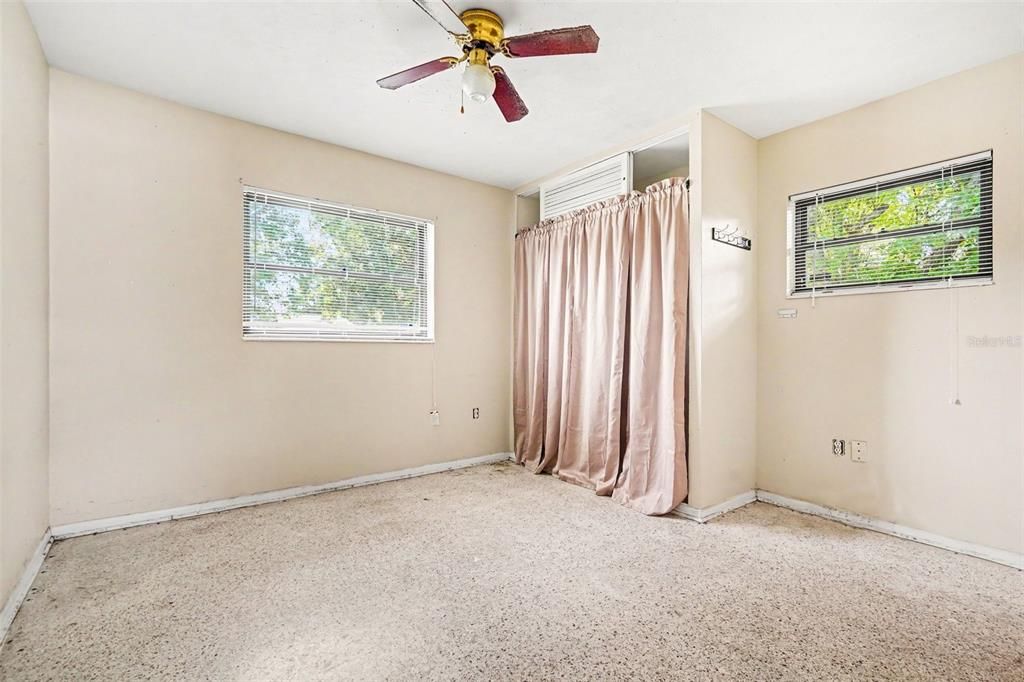 For Sale: $265,000 (4 beds, 2 baths, 1312 Square Feet)