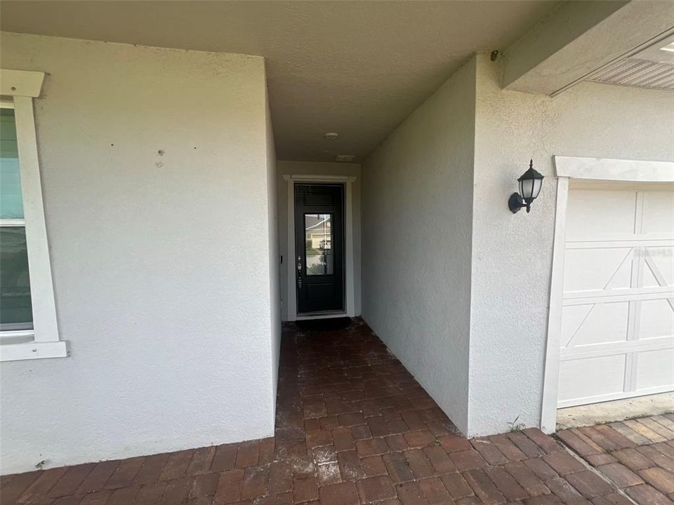 For Rent: $2,995 (4 beds, 2 baths, 1989 Square Feet)