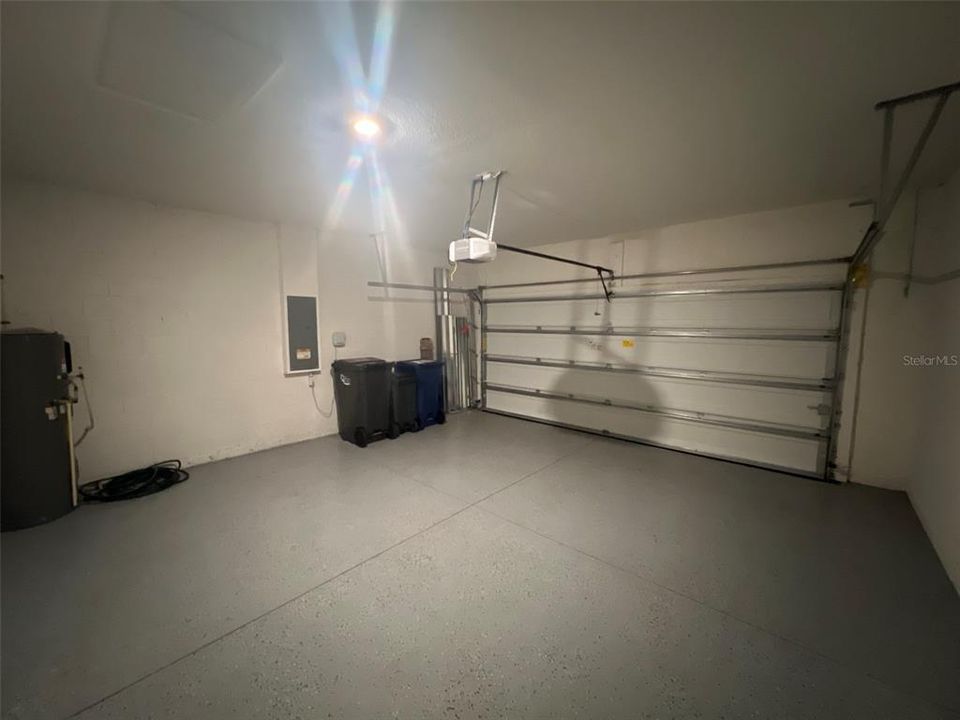 For Rent: $2,995 (4 beds, 2 baths, 1989 Square Feet)
