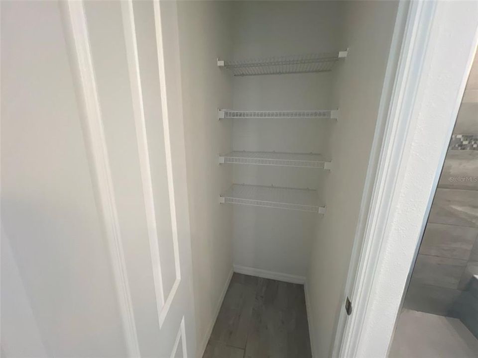 For Rent: $2,995 (4 beds, 2 baths, 1989 Square Feet)