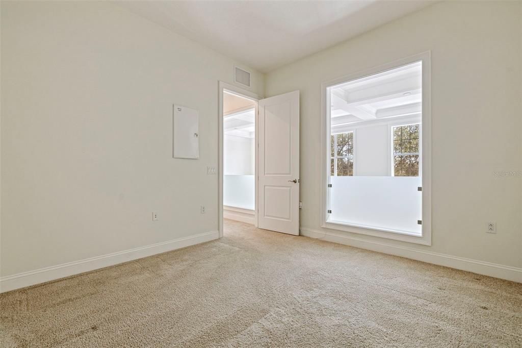 For Sale: $899,000 (3 beds, 3 baths, 3950 Square Feet)