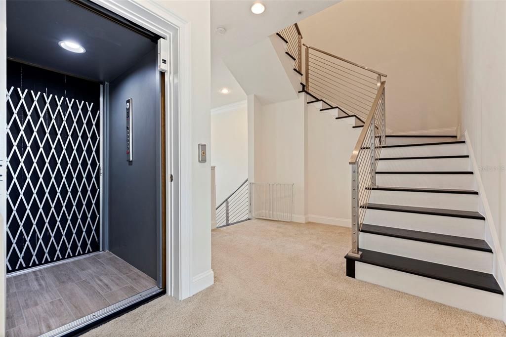 For Sale: $899,000 (3 beds, 3 baths, 3950 Square Feet)