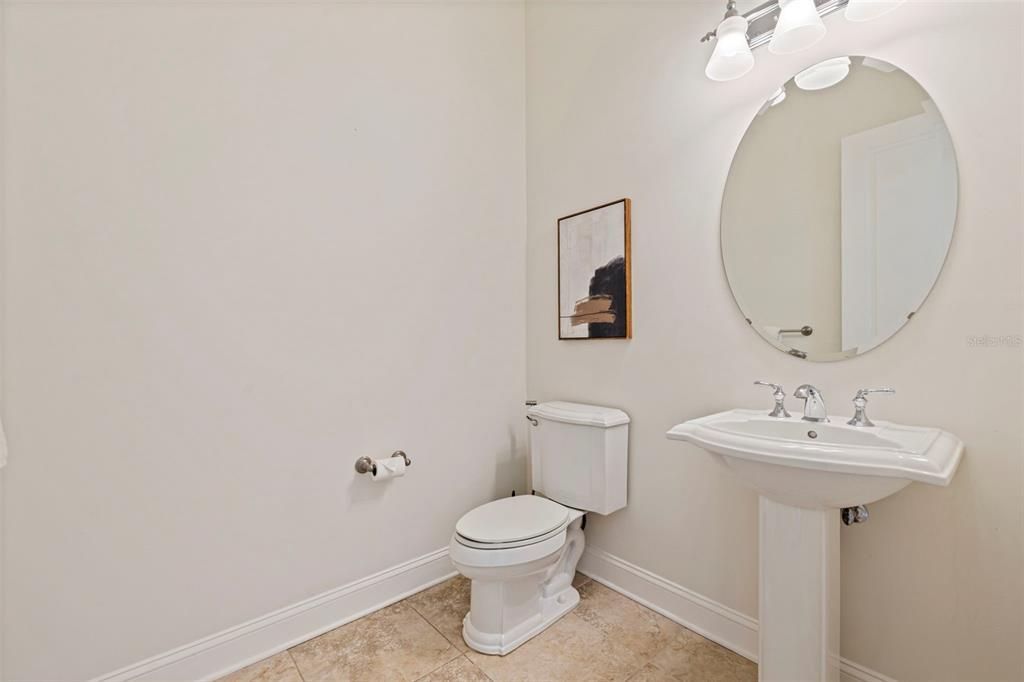 For Sale: $899,000 (3 beds, 3 baths, 3950 Square Feet)
