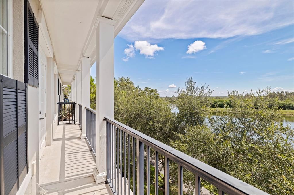 For Sale: $899,000 (3 beds, 3 baths, 3950 Square Feet)