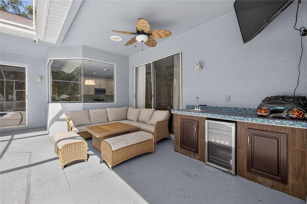 En Venta: $689,000 (4 camas, 2 baños, 2537 Pies cuadrados)