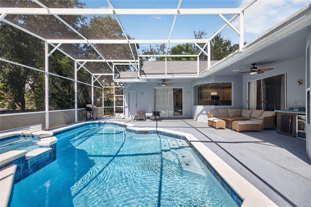 En Venta: $689,000 (4 camas, 2 baños, 2537 Pies cuadrados)