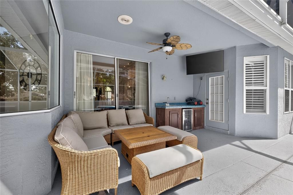 En Venta: $689,000 (4 camas, 2 baños, 2537 Pies cuadrados)