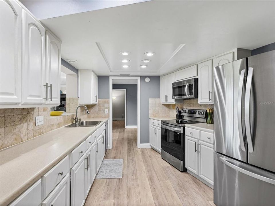 For Sale: $495,000 (3 beds, 2 baths, 1572 Square Feet)