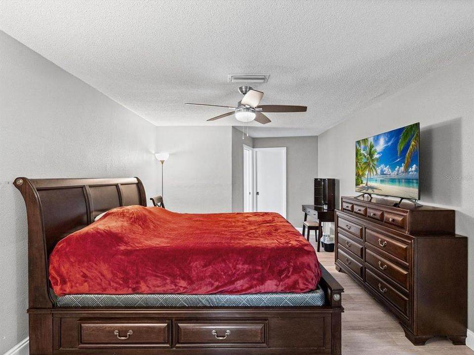 For Sale: $495,000 (3 beds, 2 baths, 1572 Square Feet)
