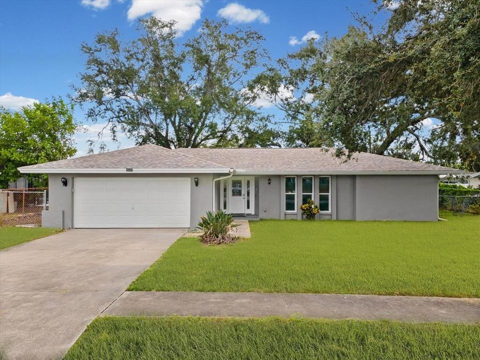 For Sale: $495,000 (3 beds, 2 baths, 1572 Square Feet)