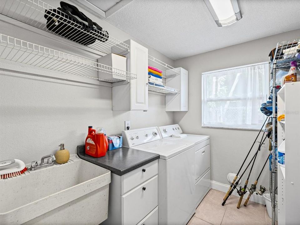For Sale: $495,000 (3 beds, 2 baths, 1572 Square Feet)
